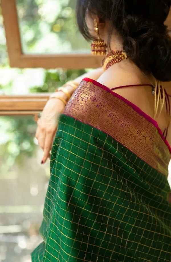 Dark_Green_Woven_Kanjivaram_Silk_Saree_with_Saree_Cover
